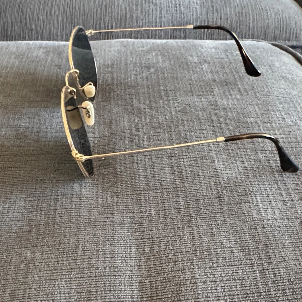 Ray-Ban Sunglasses with Gold Frame and Blue Lenses - Picture 4 of 6